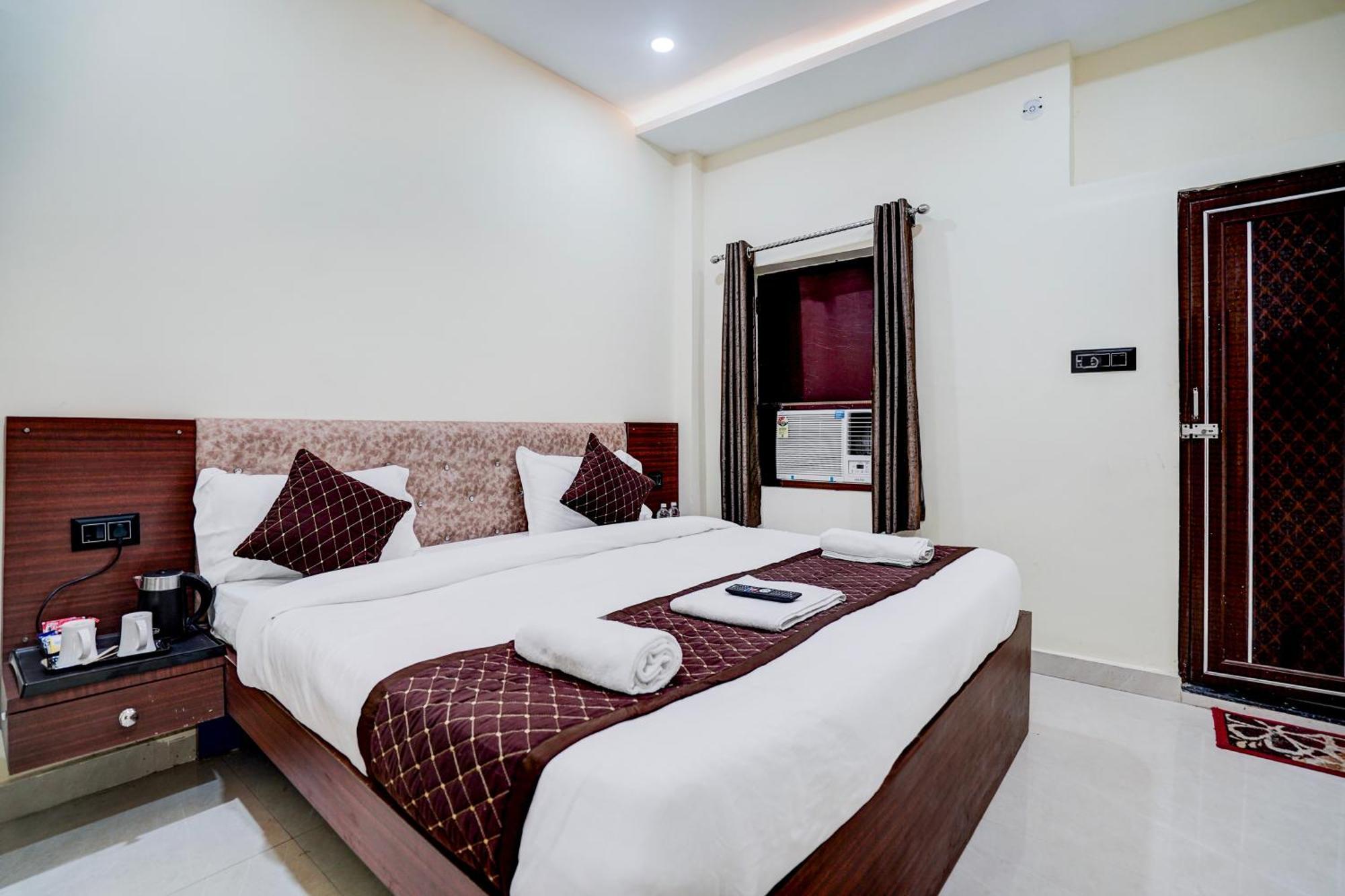 Hotel Vibe Blu- Varanasi Eksteriør billede
