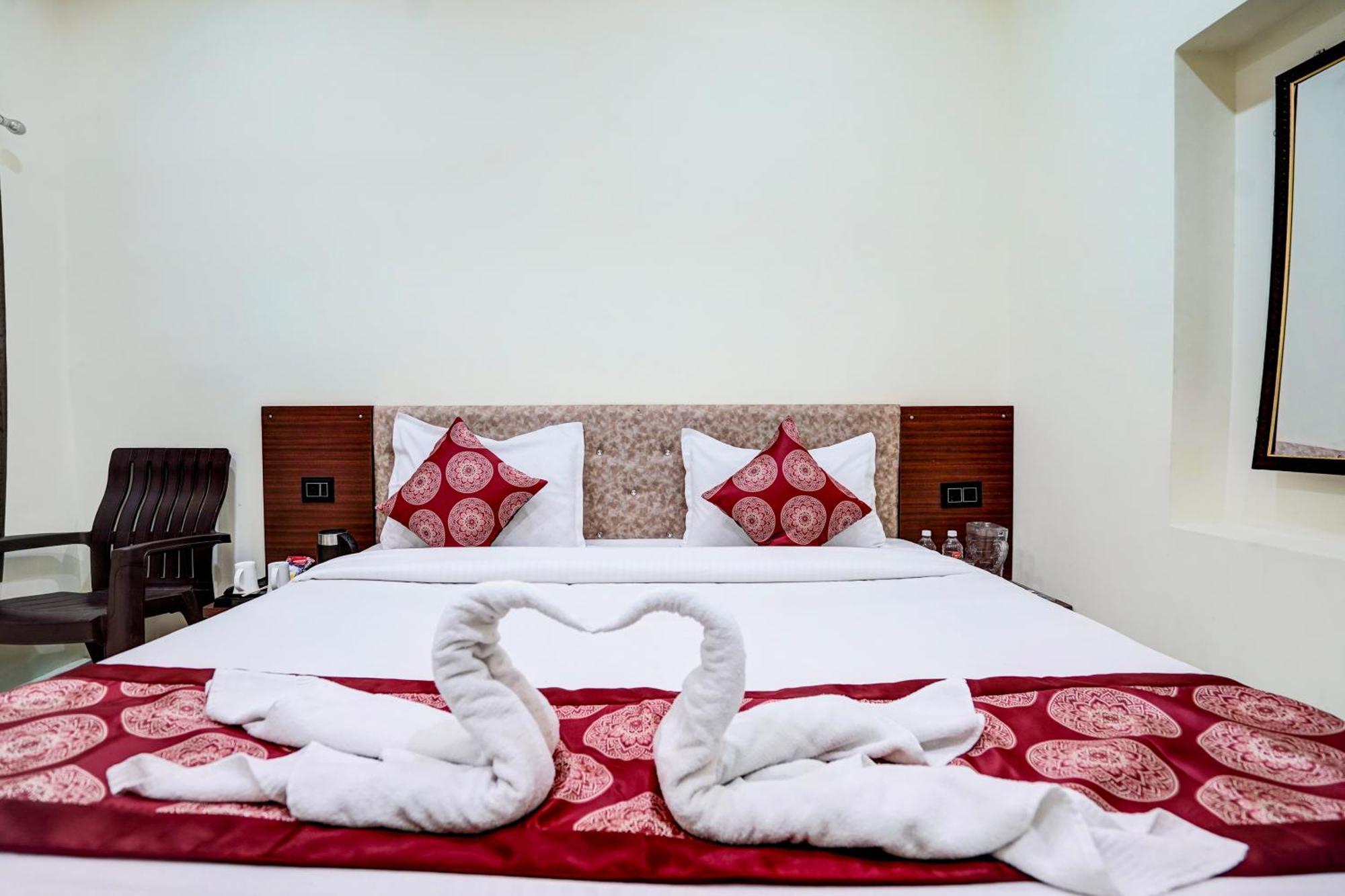 Hotel Vibe Blu- Varanasi Eksteriør billede