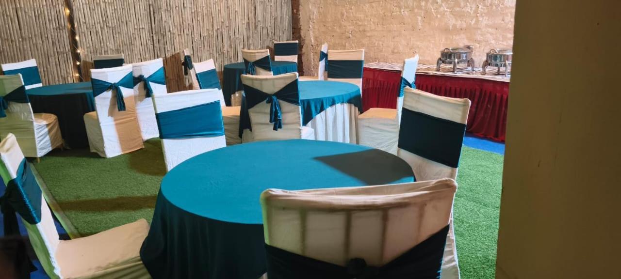 Hotel Vibe Blu- Varanasi Eksteriør billede